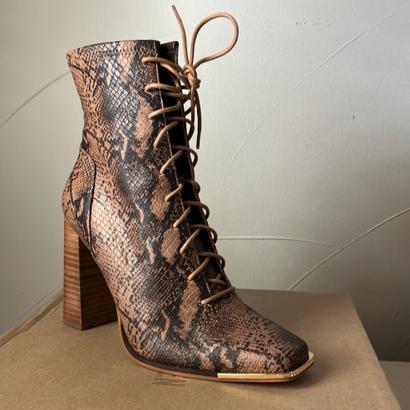 Steve Madden / Size 7.5 / Franny Brown Snake Boots - Picture 1 of 5